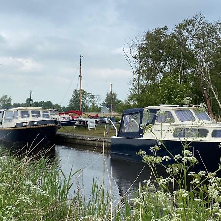 Boat Allemansfreon - Kamperen Op Het Water - Niet Om Mee Te Varen - Read Host Profile-Lees Hostprofiel Jutrijp Exterior foto