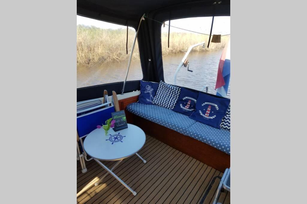 Boat Allemansfreon - Kamperen Op Het Water - Niet Om Mee Te Varen - Read Host Profile-Lees Hostprofiel Jutrijp Exterior foto